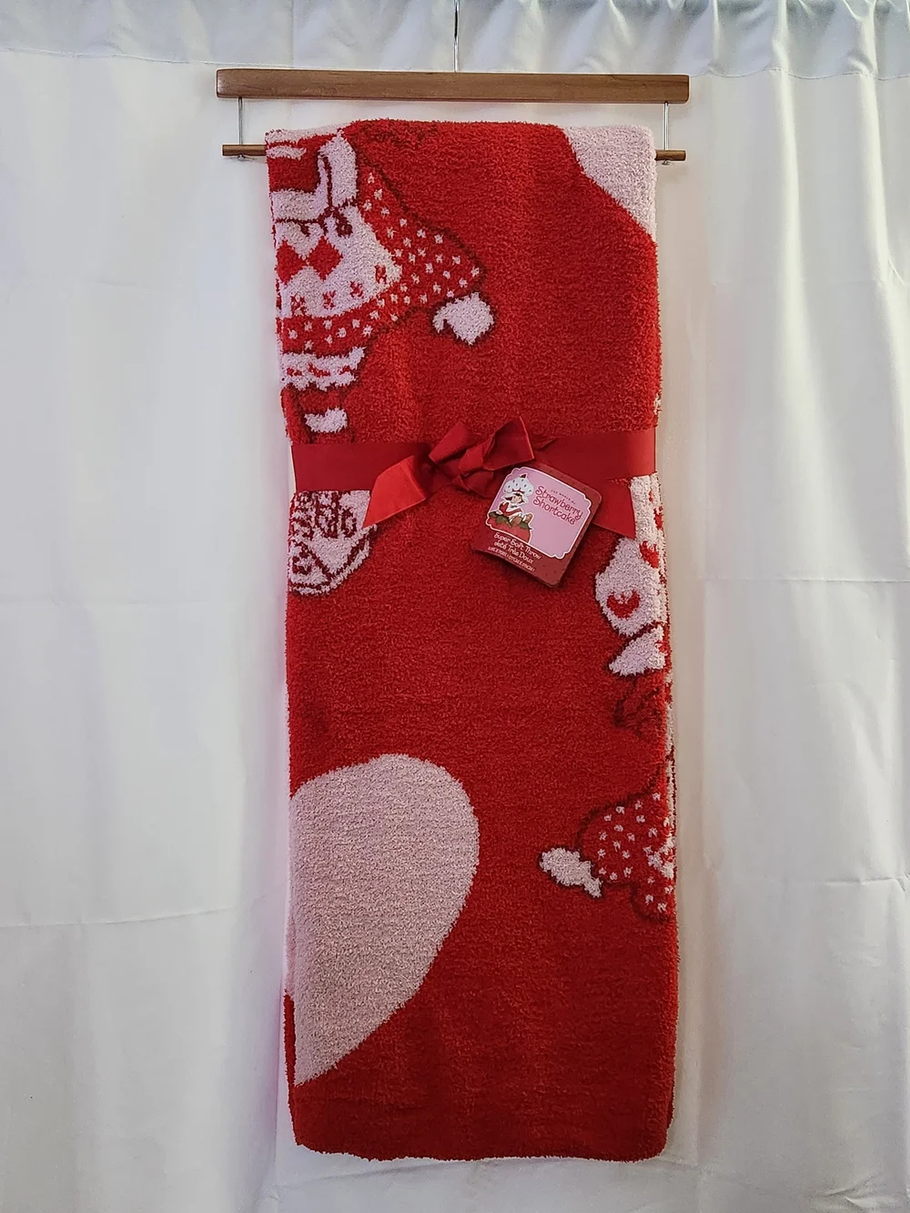 Super Soft Strawberry Shortcake Plush Heart Pattern Red Throw Blanket